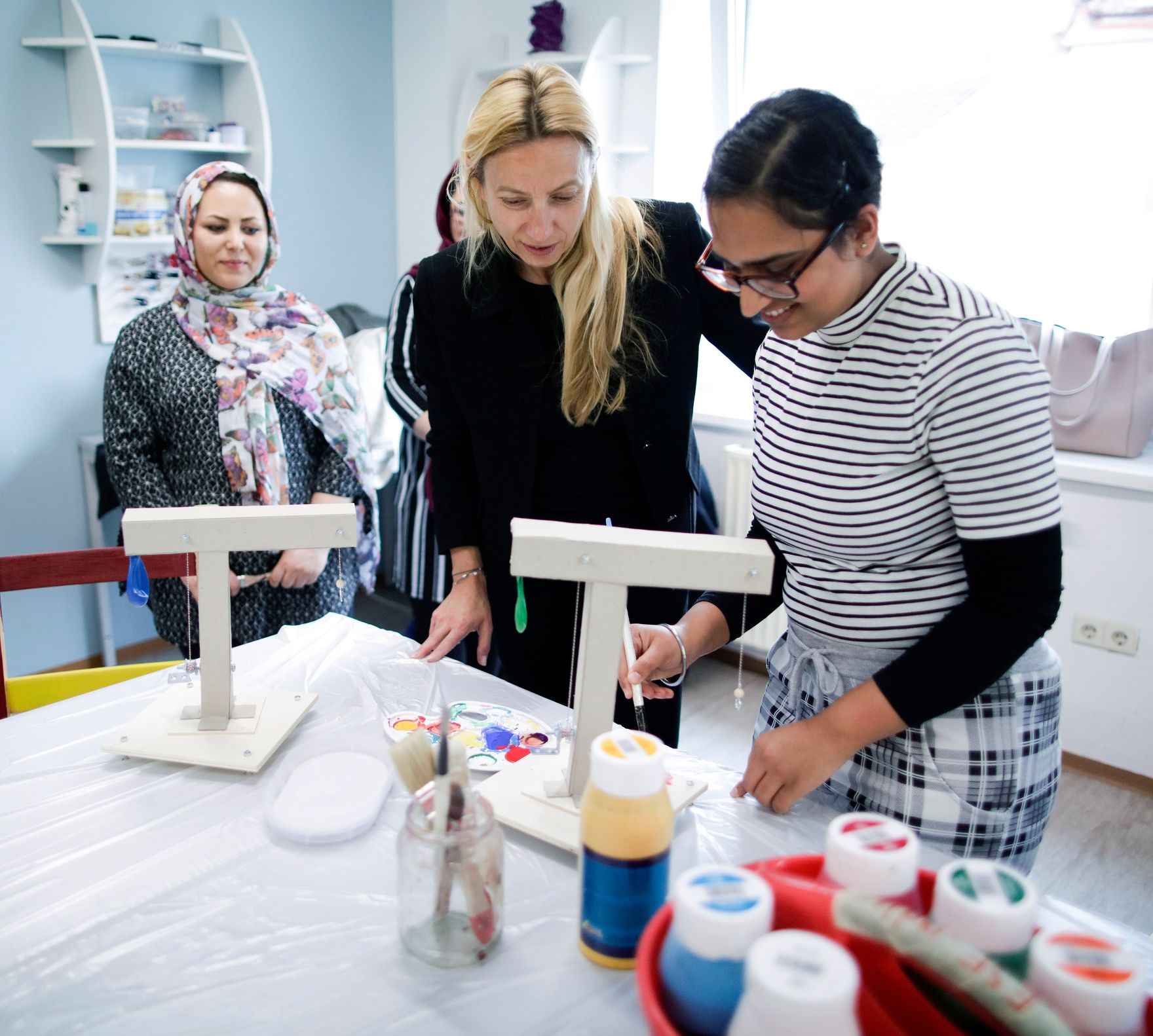 Am 30. April 2019 reiste Bundesministerin Juliane Bogner-Strau&szlig; (m.) anl&auml;sslich eines Bundesl&auml;ndertags nach K&auml;rnten. Im Bild beim Besuch des M&auml;dchen Zentrum Klagenfurt.