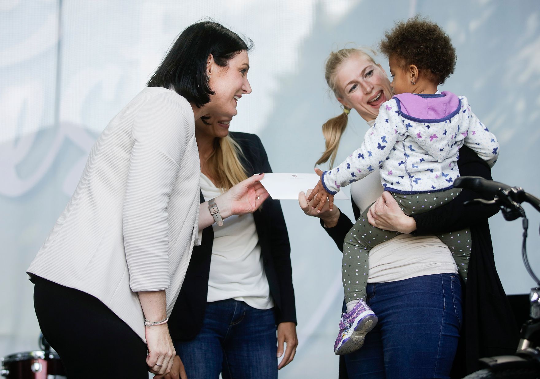 Am 01. Mai 2019 lud Bundesministerin Juliane Bogner-Strau&szlig; l&auml;dt gemeinsam mit Bundesministerin Elisabeth K&ouml;stinger zu einem Familienfest im Schlossgarten Sch&ouml;nbrunn ein.