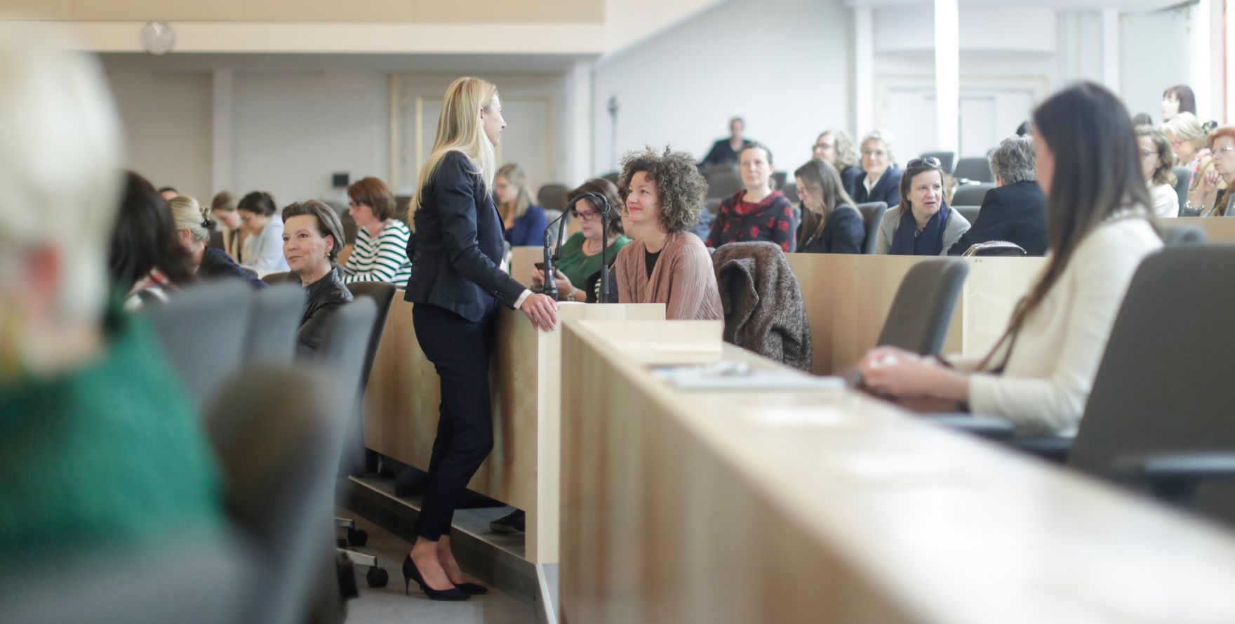Am 7. Mai 2019 hielt Bundesministerin Juliane Bogner-Strau&szlig; einleitende Worte beim Abschlusssymposium &quot;FRAUEN - THEMEN, [die]&quot; anl&auml;sslich 100 Jahre Frauenwahlrecht.