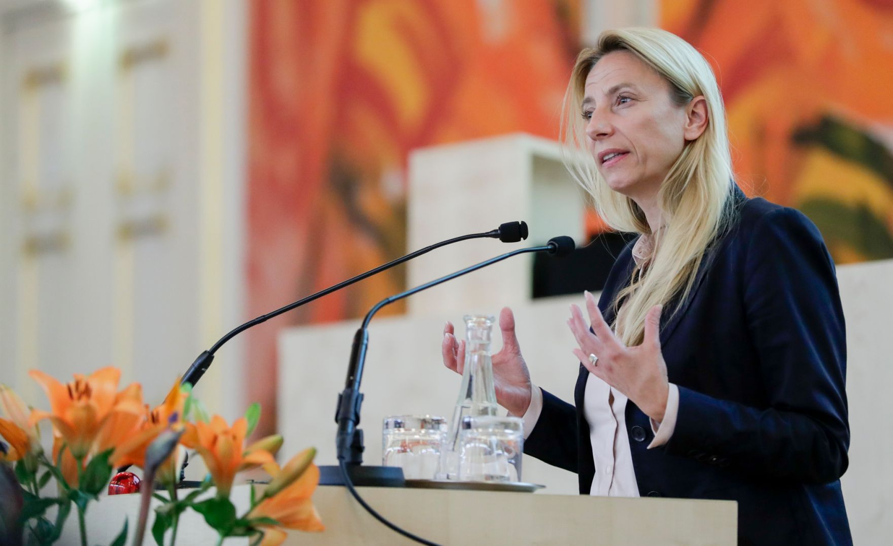 Am 7. Mai 2019 hielt Bundesministerin Juliane Bogner-Strau&szlig; einleitende Worte beim Abschlusssymposium &quot;FRAUEN - THEMEN, [die]&quot; anl&auml;sslich 100 Jahre Frauenwahlrecht.