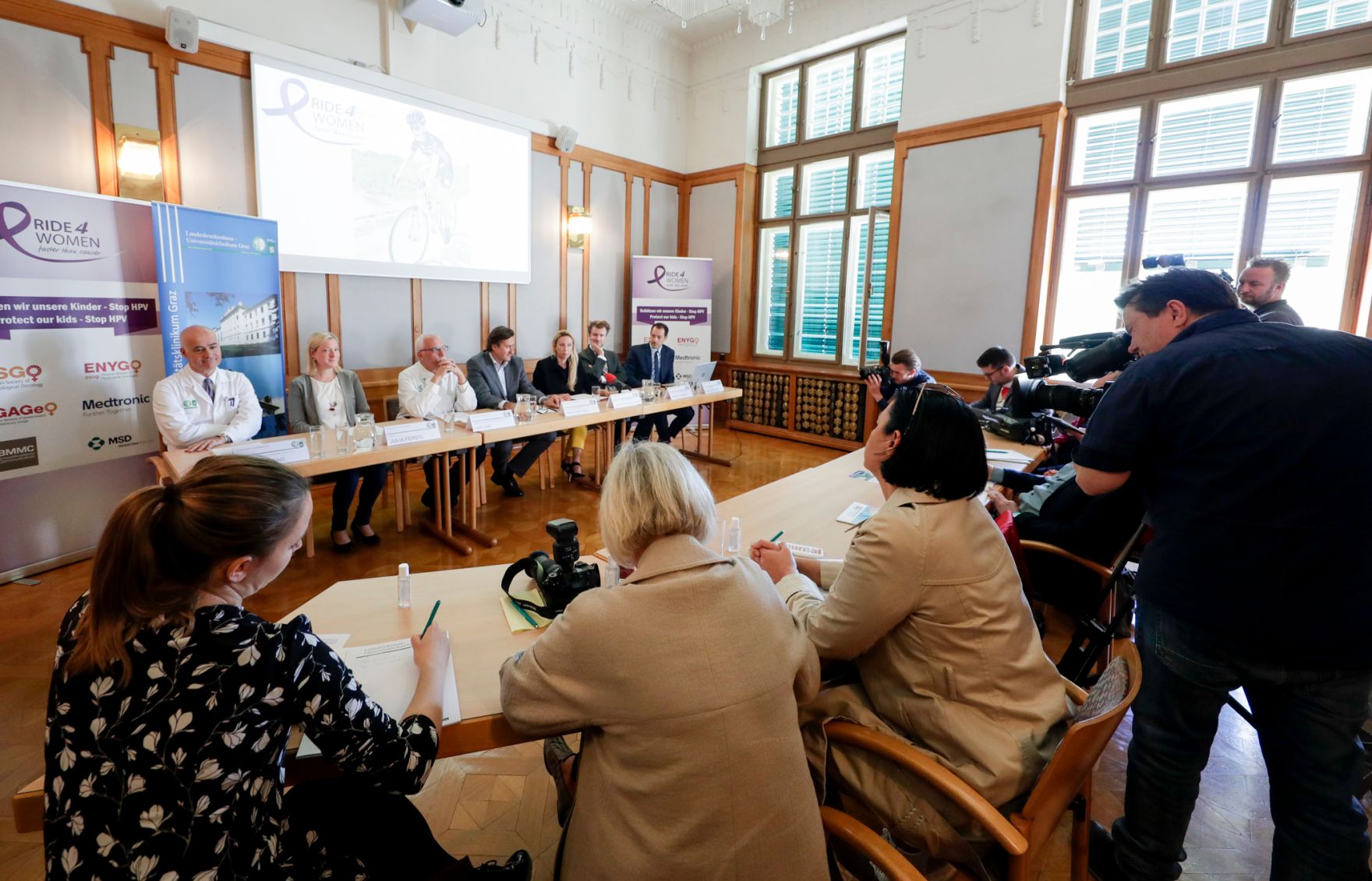 Am 10. Mai 2019 reiste Bundesministerin Juliane Bogner-Strau&szlig; anl&auml;sslich eines Bundesl&auml;ndertags nach Graz. Im Bild bei der Pressekonferenz &quot;Geb&auml;rmutterhalskrebs und HPV &ndash; Setzen wir dem ein Ende&quot;.