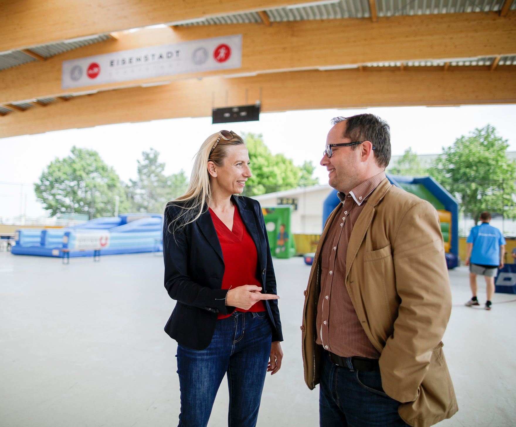 Am 18. Mai 2019 besuchte Bundesministerin Juliane Bogner-Strau&szlig; (l.) das Spielefest des Burgenl&auml;ndischen Familienbund.