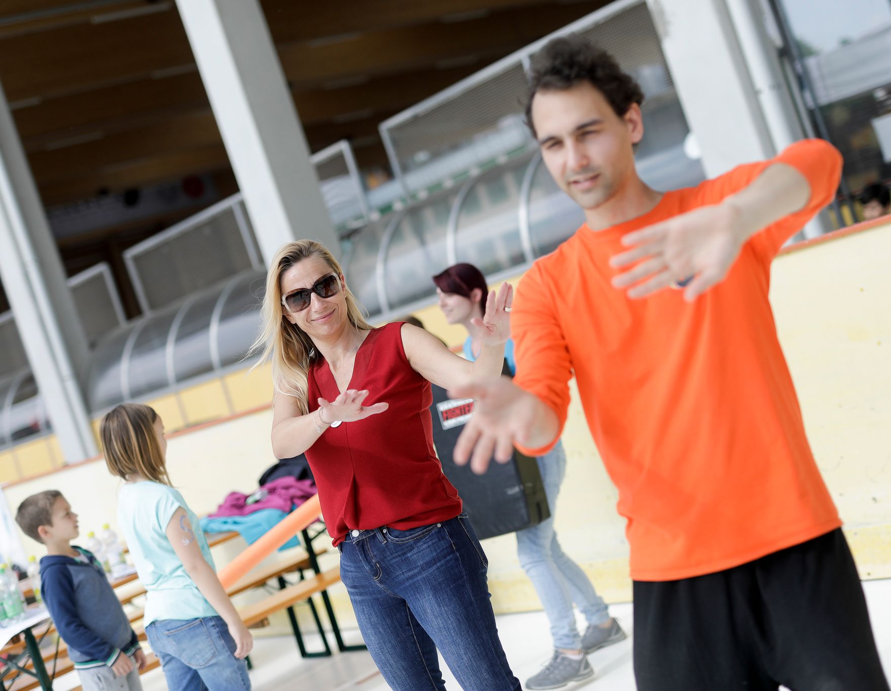 Am 18. Mai 2019 besuchte Bundesministerin Juliane Bogner-Strau&szlig; (m.) das Spielefest des Burgenl&auml;ndischen Familienbund.