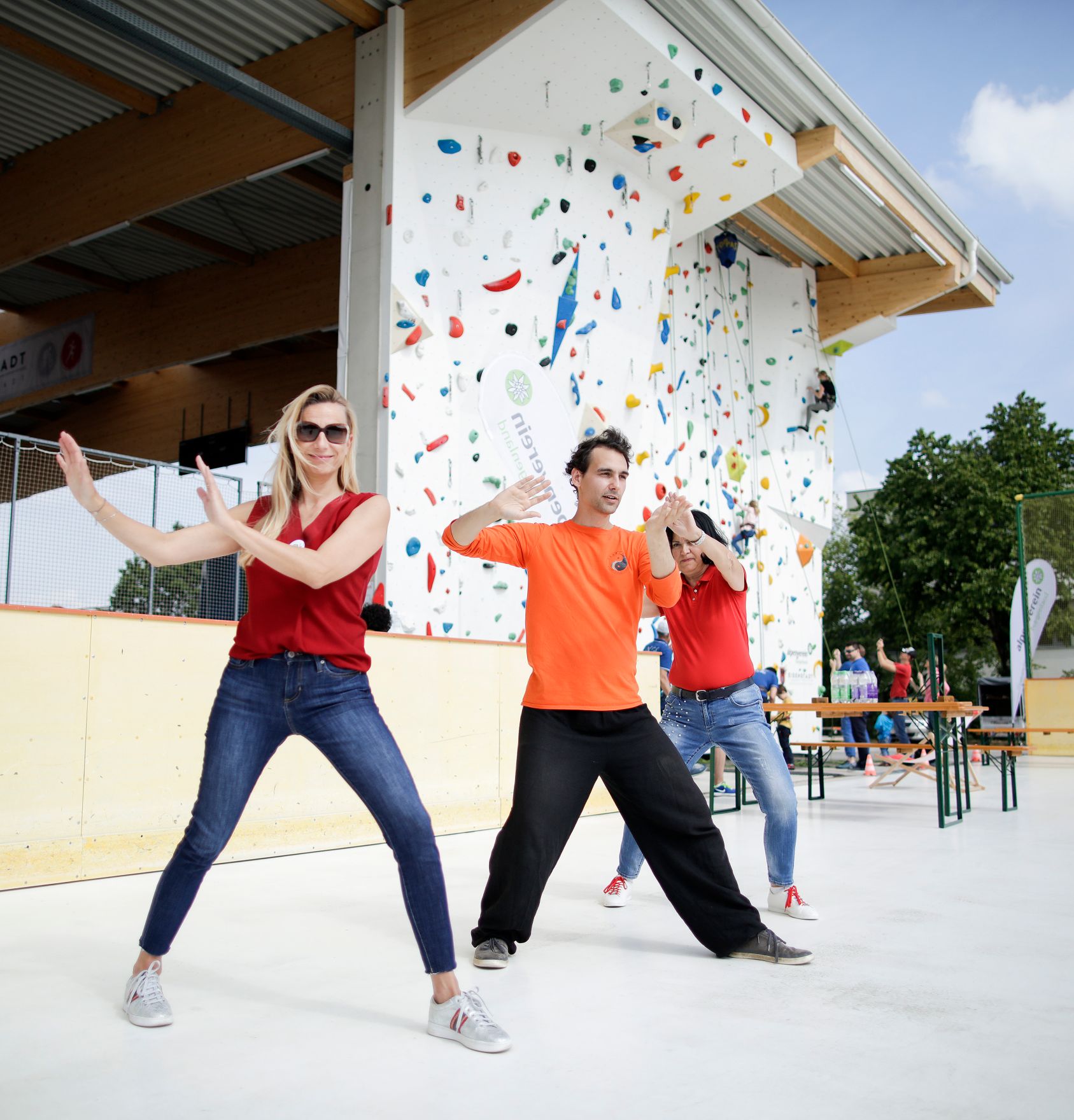Am 18. Mai 2019 besuchte Bundesministerin Juliane Bogner-Strau&szlig; (l.) das Spielefest des Burgenl&auml;ndischen Familienbund.