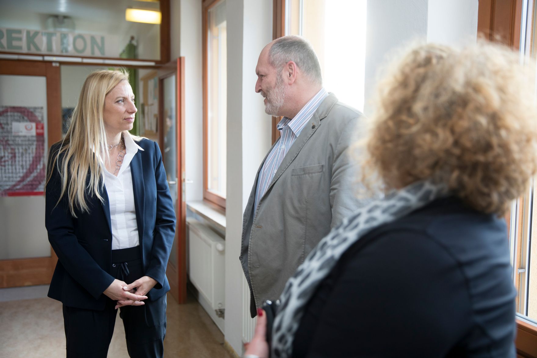 Am 1. Februar 2018 besuchte Bundesministerin Juliane Bogner-Strau&szlig; (l.) die Sonderschule Rosenhain in Graz.
