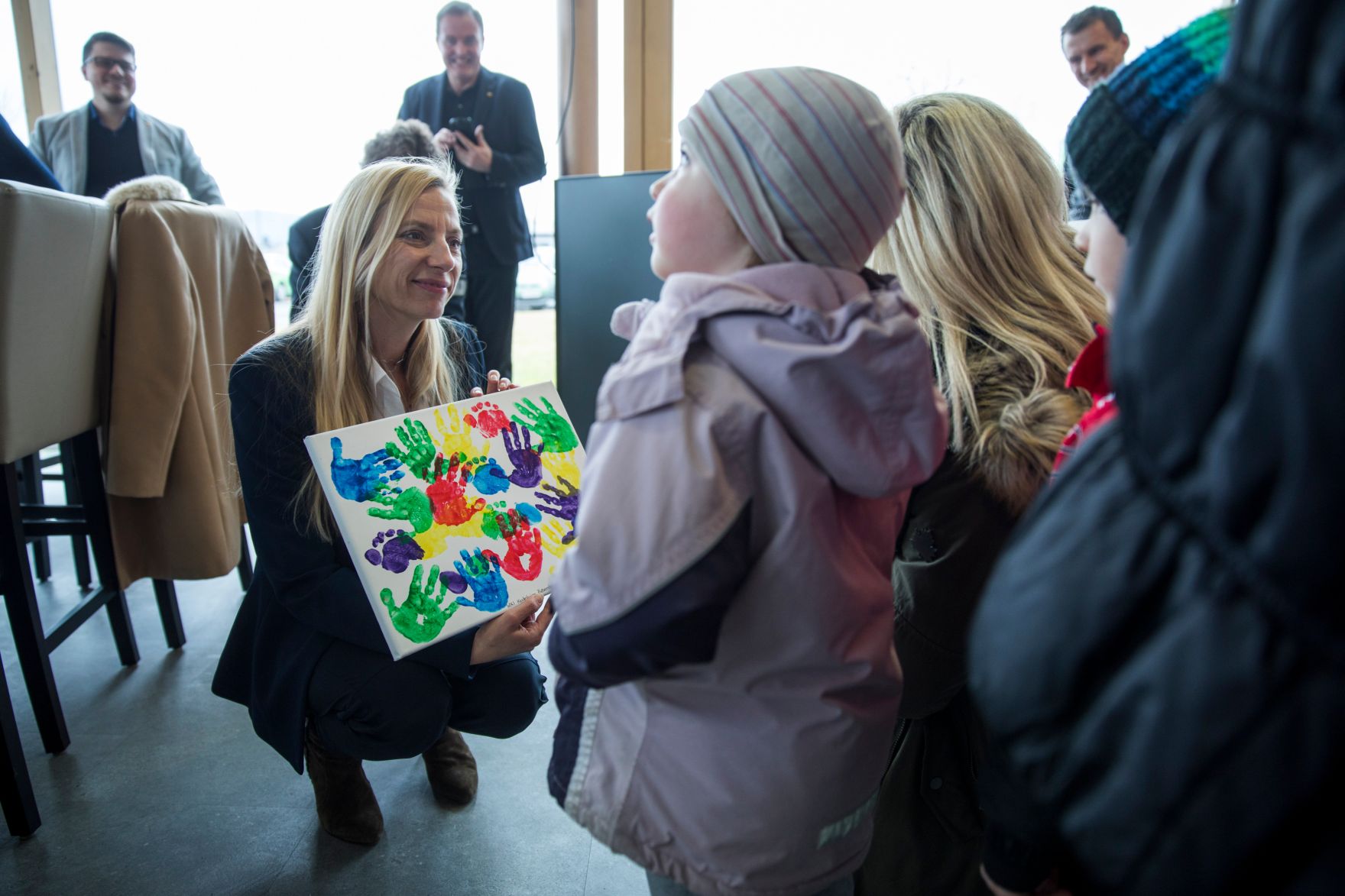 Am 1. Februar 2018 besuchte Bundesministerin Juliane Bogner-Strau&szlig; (l.) die Zentrale der Organisation "WIKI" ("Wir Kinder") in Graz.