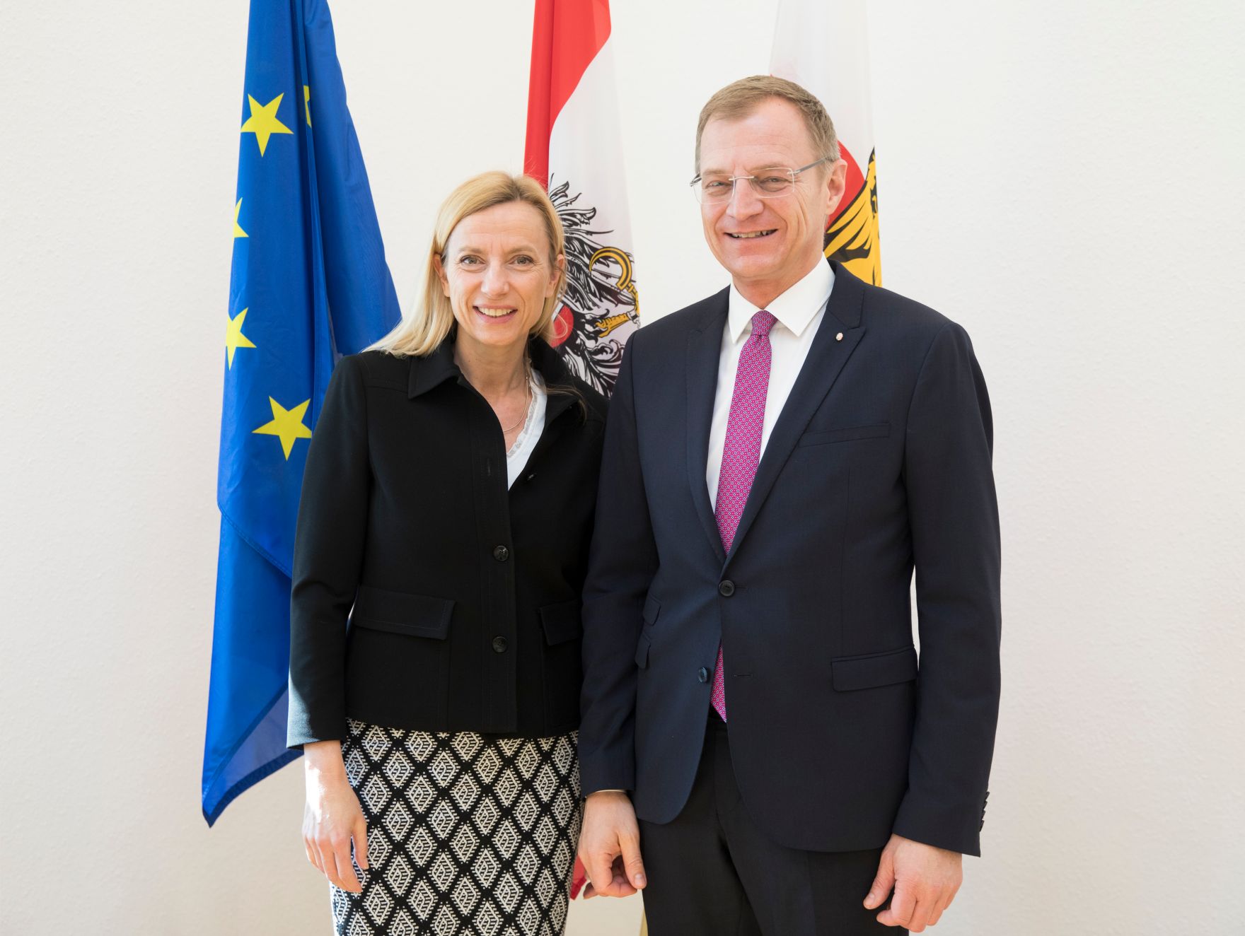 Am 15. M&auml;rz 2018 reiste Bundesministerin Juliane Bogner-Strau&szlig; (l.) im Zuge eines Bundesl&auml;ndertags nach Ober&ouml;sterreich. Im Bild mit dem Landeshauptmann von Ober&ouml;sterreich Thomas Stelzer (r.).