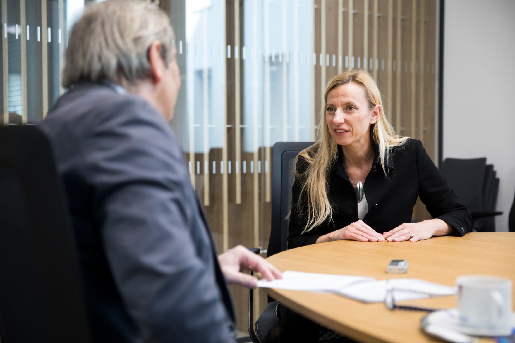 Am 15. M&auml;rz 2018 reiste Bundesministerin Juliane Bogner-Strau&szlig; (r.) im Zuge eines Bundesl&auml;ndertags nach Ober&ouml;sterreich. Im Bild zu Besuch bei den Ober&ouml;sterreich Nachrichten.