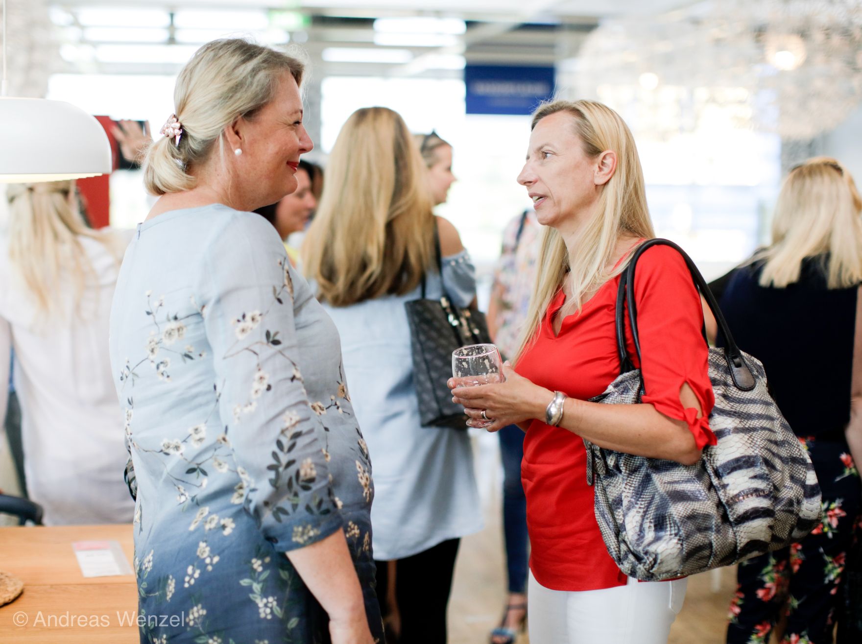 Am 4. Juni 2018 reiste Bundesministerin Juliane Bogner-Strau&szlig; (2.v.r.) im Zuge eines Bundesl&auml;ndertags nach K&auml;rnten. Im Bild beim Besuch als Podiumsgast bei Business Frauen Center - IKEA Fr&uuml;hst&uuml;ck "Mama im Management - Karriere &amp; Familie machbar...?"