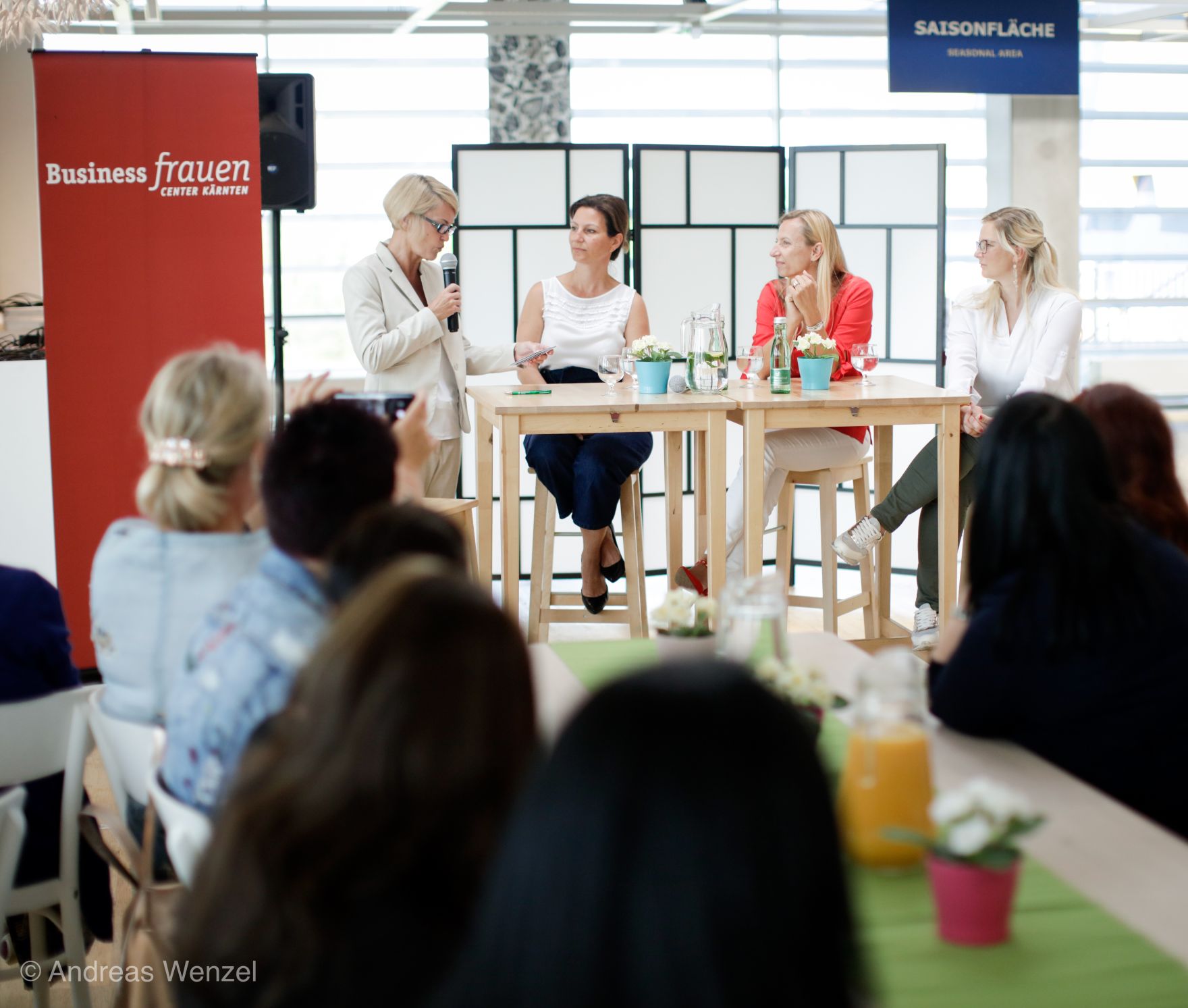 Am 4. Juni 2018 reiste Bundesministerin Juliane Bogner-Strau&szlig; (2.v.r.) im Zuge eines Bundesl&auml;ndertags nach K&auml;rnten. Im Bild beim Besuch als Podiumsgast bei Business Frauen Center - IKEA Fr&uuml;hst&uuml;ck "Mama im Management - Karriere &amp; Familie machbar...?"