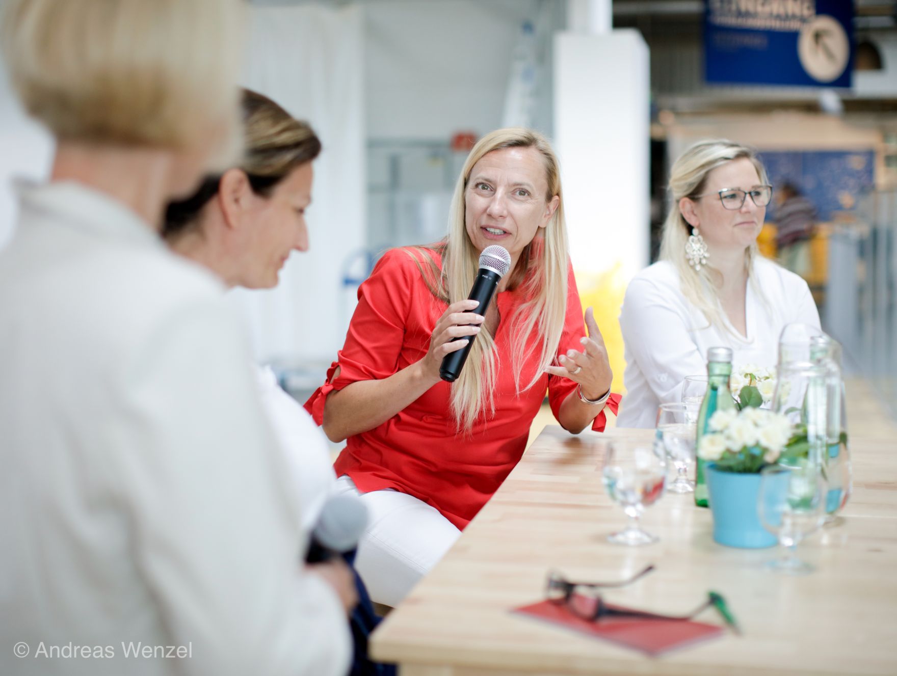 Am 4. Juni 2018 reiste Bundesministerin Juliane Bogner-Strau&szlig; (2.v.r.) im Zuge eines Bundesl&auml;ndertags nach K&auml;rnten. Im Bild beim Besuch als Podiumsgast bei Business Frauen Center - IKEA Fr&uuml;hst&uuml;ck "Mama im Management - Karriere &amp; Familie machbar...?"