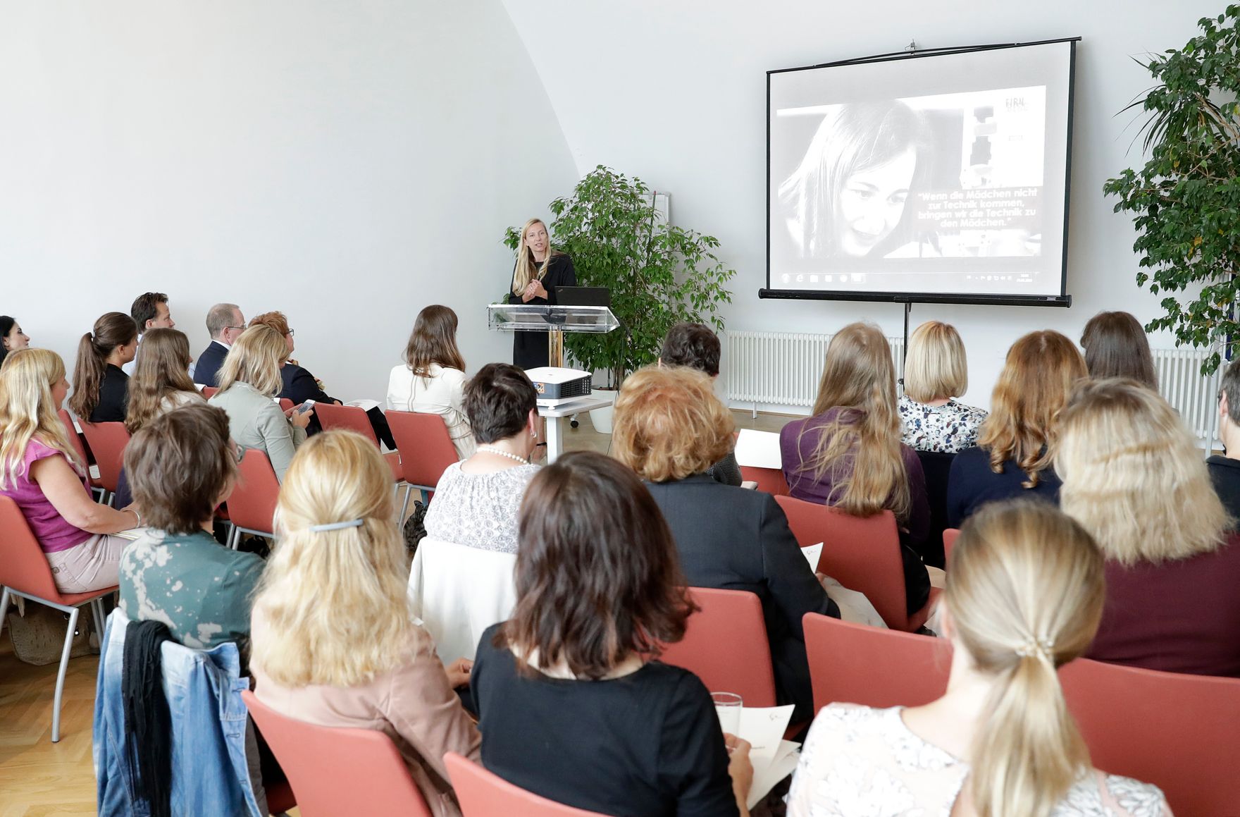 Am 25. Juni 2018 nahm Bundesministerin Juliane Bogner-Strau&szlig; (im Bild) an der Veranstaltungsreihe "Gleichstellung im Gespr&auml;ch" teil.