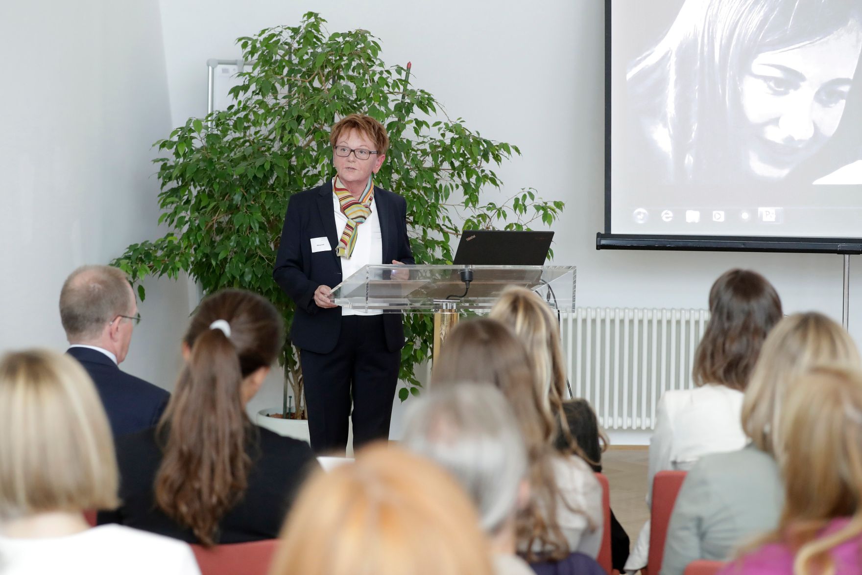 Am 25. Juni 2018 nahm Bundesministerin Juliane Bogner-Strau&szlig; an der Veranstaltungsreihe "Gleichstellung im Gespr&auml;ch" teil.