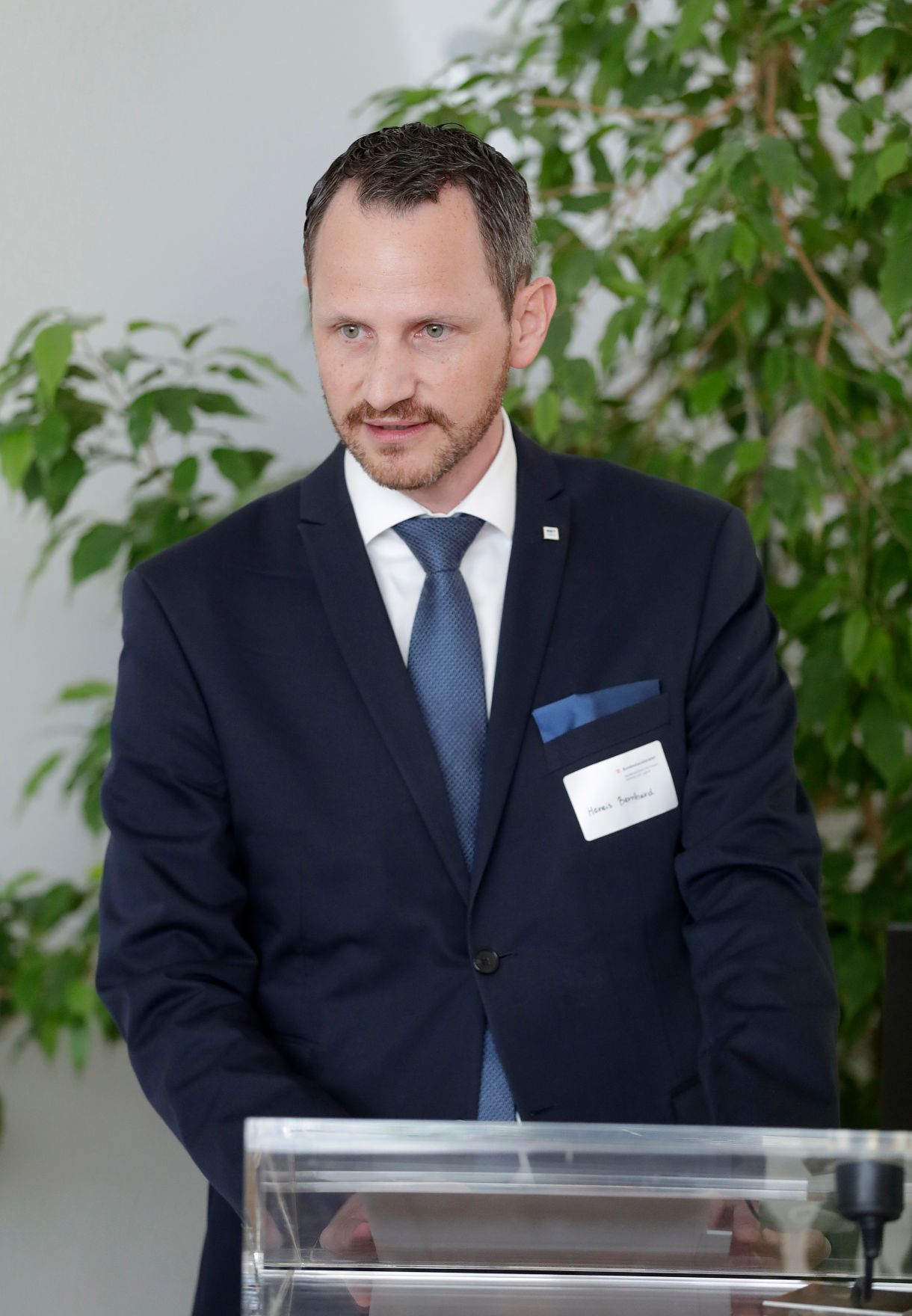 Am 25. Juni 2018 nahm Bundesministerin Juliane Bogner-Strau&szlig; an der Veranstaltungsreihe "Gleichstellung im Gespr&auml;ch" teil. Im Bild Bernhard Heneis, Head of Sustainability &amp; Reporting der OMV.