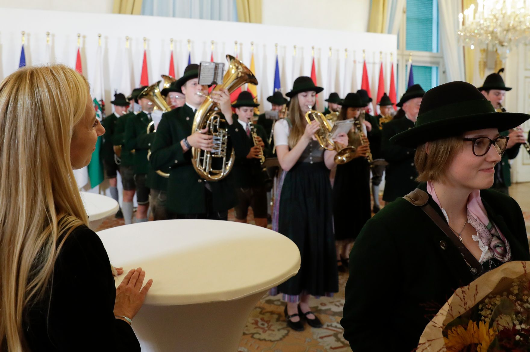 Am 14. September 2018 war die Trachtenkapelle P&uuml;rgg zu Besuch bei Bundesministerin Juliane Bogner-Strau&szlig; (l.).