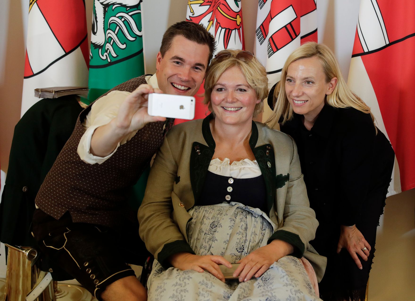 Am 14. September 2018 war die Trachtenkapelle P&uuml;rgg zu Besuch bei Bundesministerin Juliane Bogner-Strau&szlig; (r.).