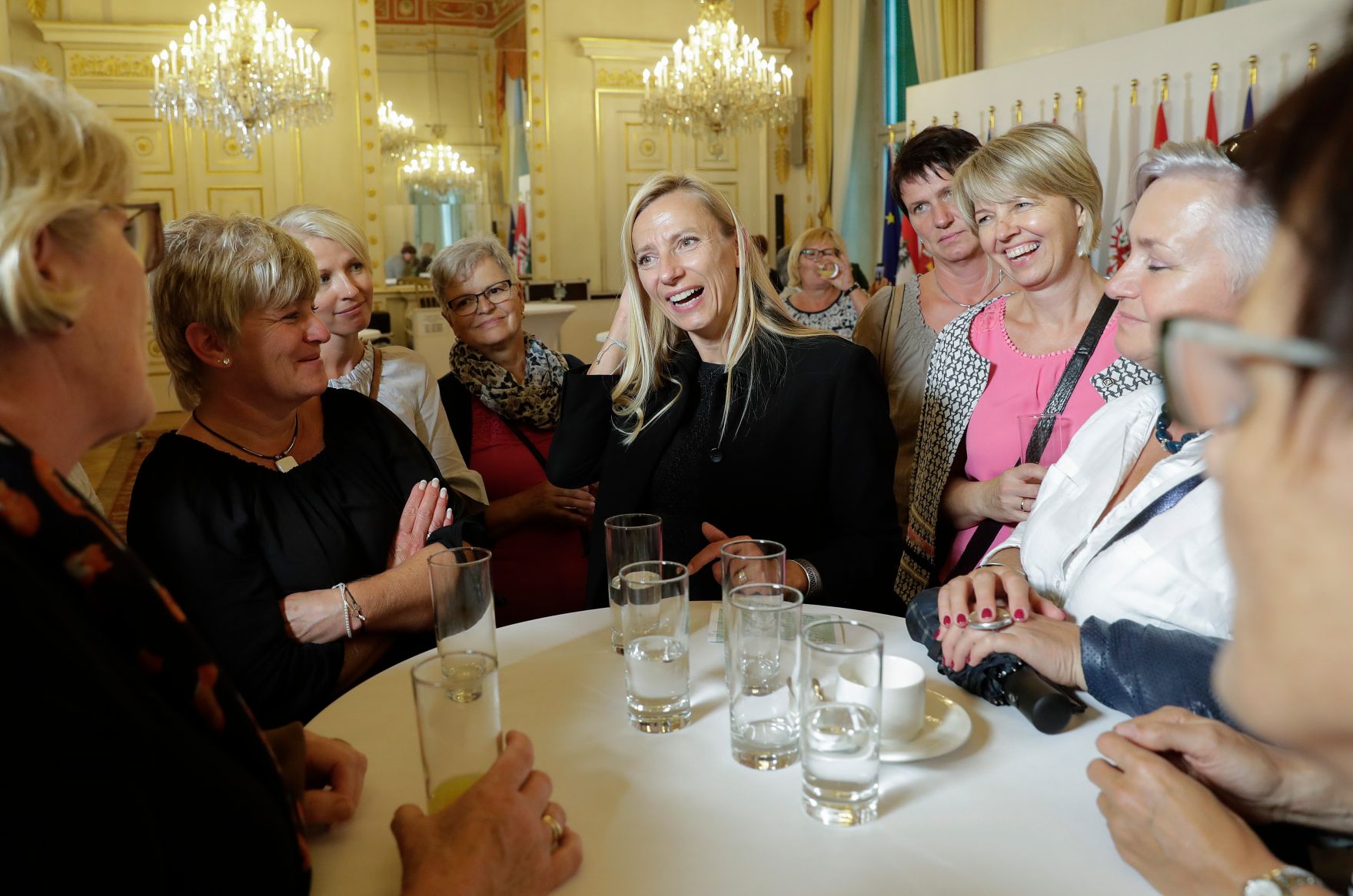 Am 14. September 2018 waren die Weizer Bezirksdamen zu Besuch bei Bundesministerin Juliane Bogner-Strau&szlig;.
