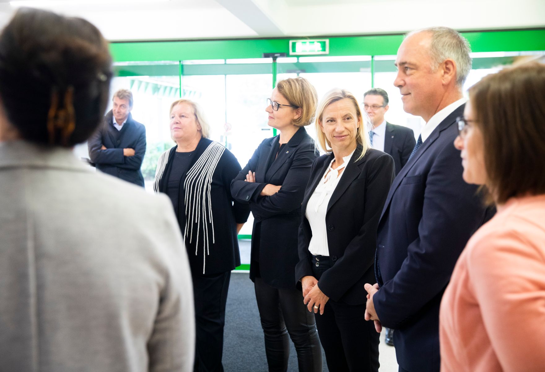 Am 24. September 2018 reiste Bundesministerin Juliane Bogner-Strau&szlig; (3.v.r.) anl&auml;sslich eines Bundesl&auml;ndertags nach Nieder&ouml;sterreich. Im Bild beim Besuch der Tagesst&auml;tte f&uuml;r Behinderte in Sankt P&ouml;lten.