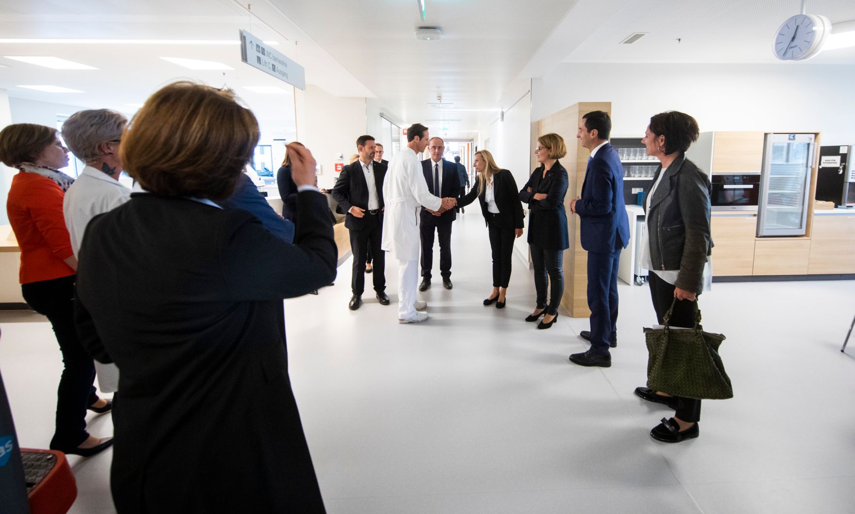 Am 24. September 2018 reiste Bundesministerin Juliane Bogner-Strau&szlig; anl&auml;sslich eines Bundesl&auml;ndertags nach Nieder&ouml;sterreich. Im Bild beim Besuch der Firma Markas im Uniklinikum in Sankt P&ouml;lten.
