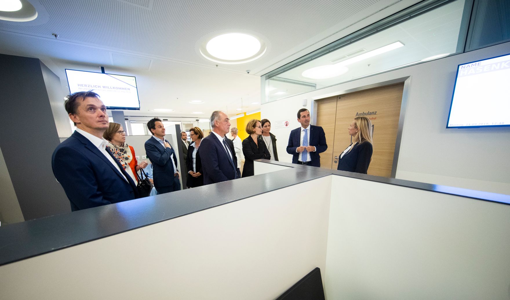 Am 24. September 2018 reiste Bundesministerin Juliane Bogner-Strau&szlig; (r.) anl&auml;sslich eines Bundesl&auml;ndertags nach Nieder&ouml;sterreich. Im Bild beim Besuch der Firma Markas im Uniklinikum in Sankt P&ouml;lten.