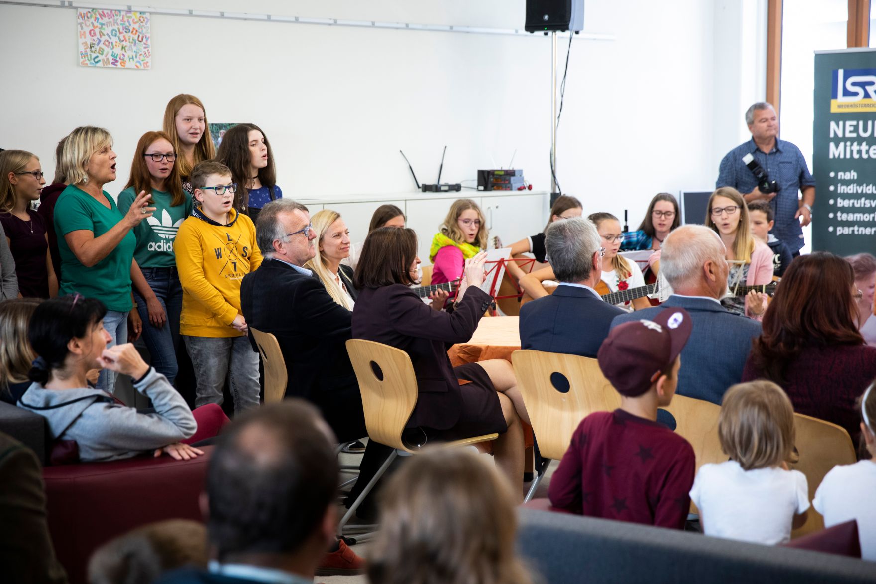 Am 24. September 2018 reiste Bundesministerin Juliane Bogner-Strau&szlig; anl&auml;sslich eines Bundesl&auml;ndertags nach Nieder&ouml;sterreich. Im Bild beim "Speed Talking" des nieder&ouml;sterreichischen Familienbundes in Frankenfels.