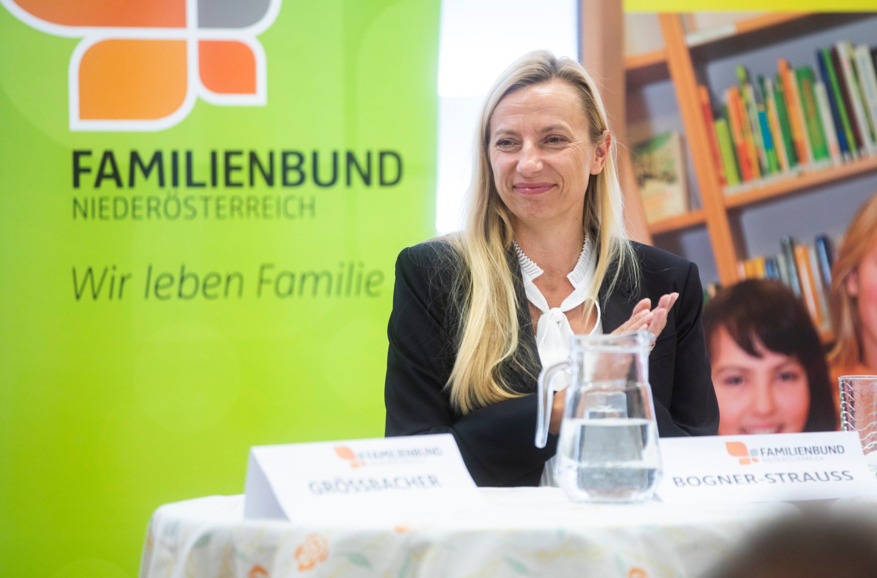 Am 24. September 2018 reiste Bundesministerin Juliane Bogner-Strau&szlig; (im Bild) anl&auml;sslich eines Bundesl&auml;ndertags nach Nieder&ouml;sterreich. Im Bild beim "Speed Talking" des nieder&ouml;sterreichischen Familienbundes in Frankenfels.