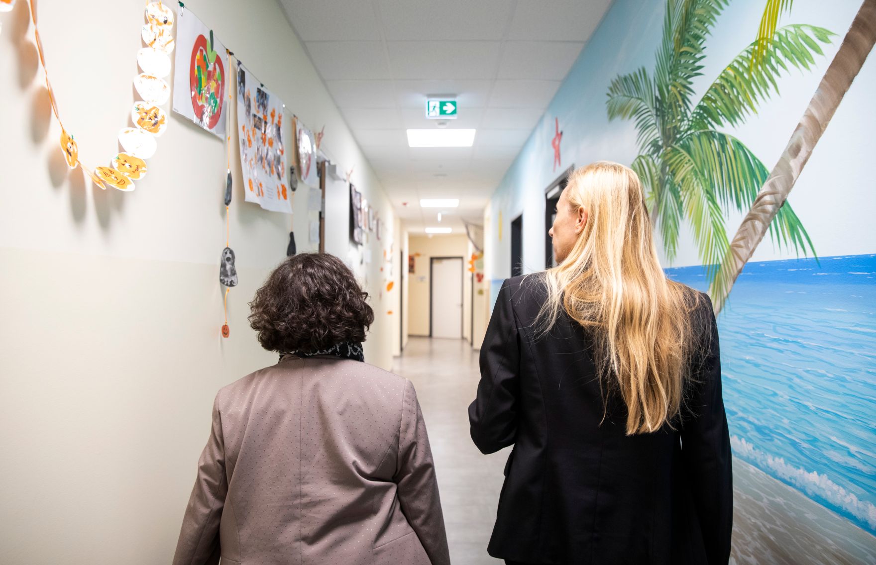 Am 17. Oktober 2018 nahm Bundesministerin Juliane Bogner-Strau&szlig; (r.) an der Er&ouml;ffnung des Kindergartens Sonneninsel am Austria Campus teil.