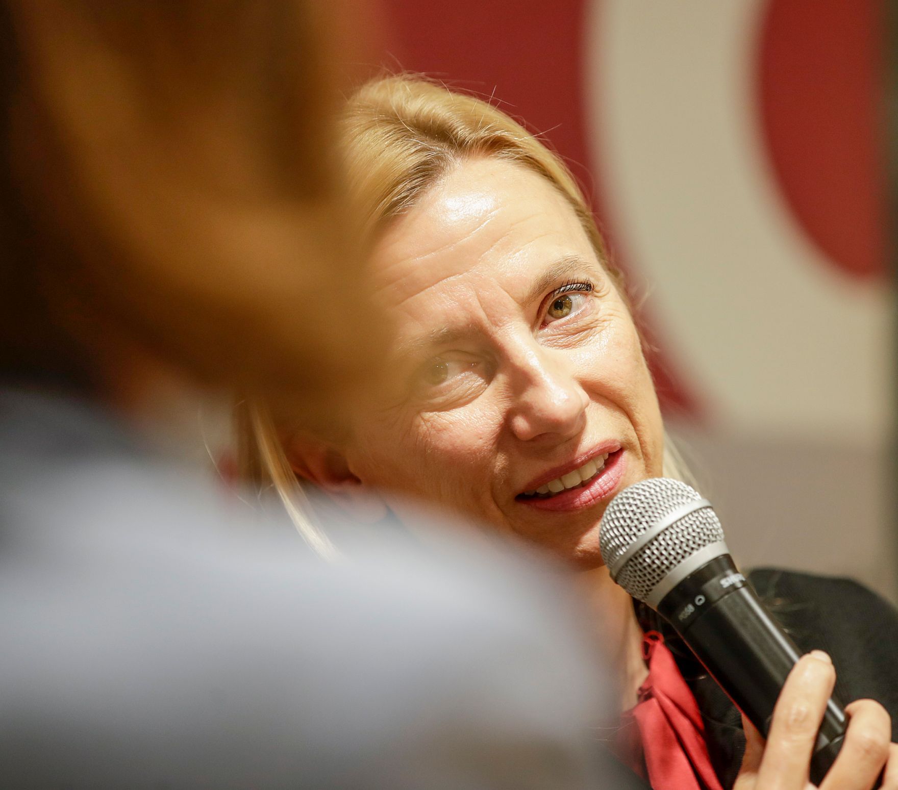 Am 22. Oktober 2018 nahm Bundesministerin Juliane Bogner-Strau&szlig; (im Bild) an der Podiumsdiskussion im Management Club teil.