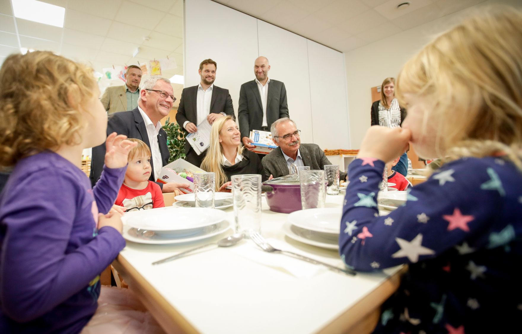Am 29. Oktober 2018 reiste Bundesministerin Juliane Bogner-Strau&szlig; anl&auml;sslich eines Bundesl&auml;ndertags ins Burgenland. Im Bild beim Besuch der Volksschule Gattendorf.