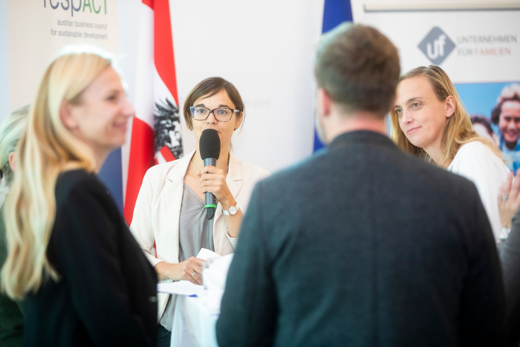 Am 30. Oktober 2018 nahm Bundesministerin Juliane Bogner-Strau&szlig; (l.) am CEO Business Lunch im Bundeskanzleramt teil.