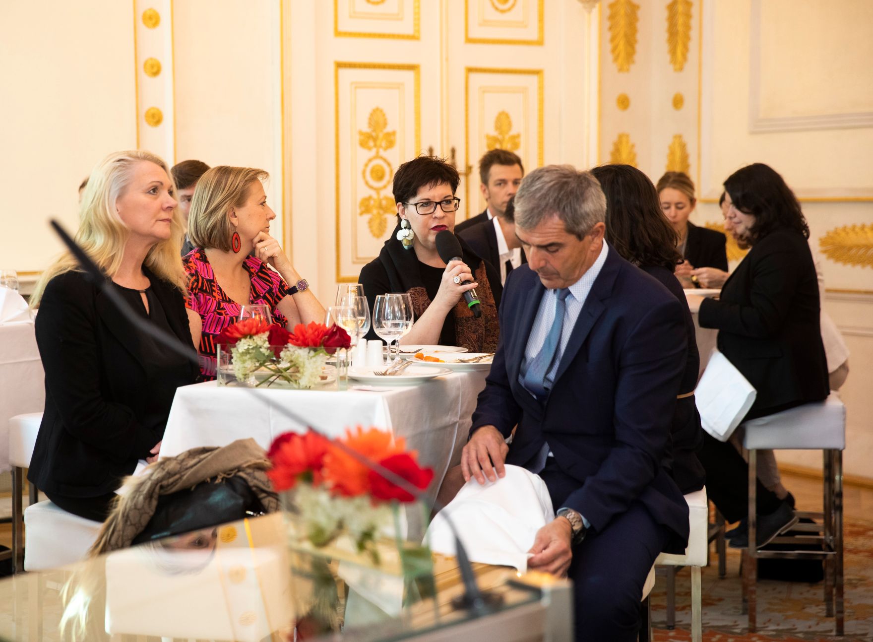 Am 30. Oktober 2018 nahm Bundesministerin Juliane Bogner-Strau&szlig; am CEO Business Lunch im Bundeskanzleramt teil.