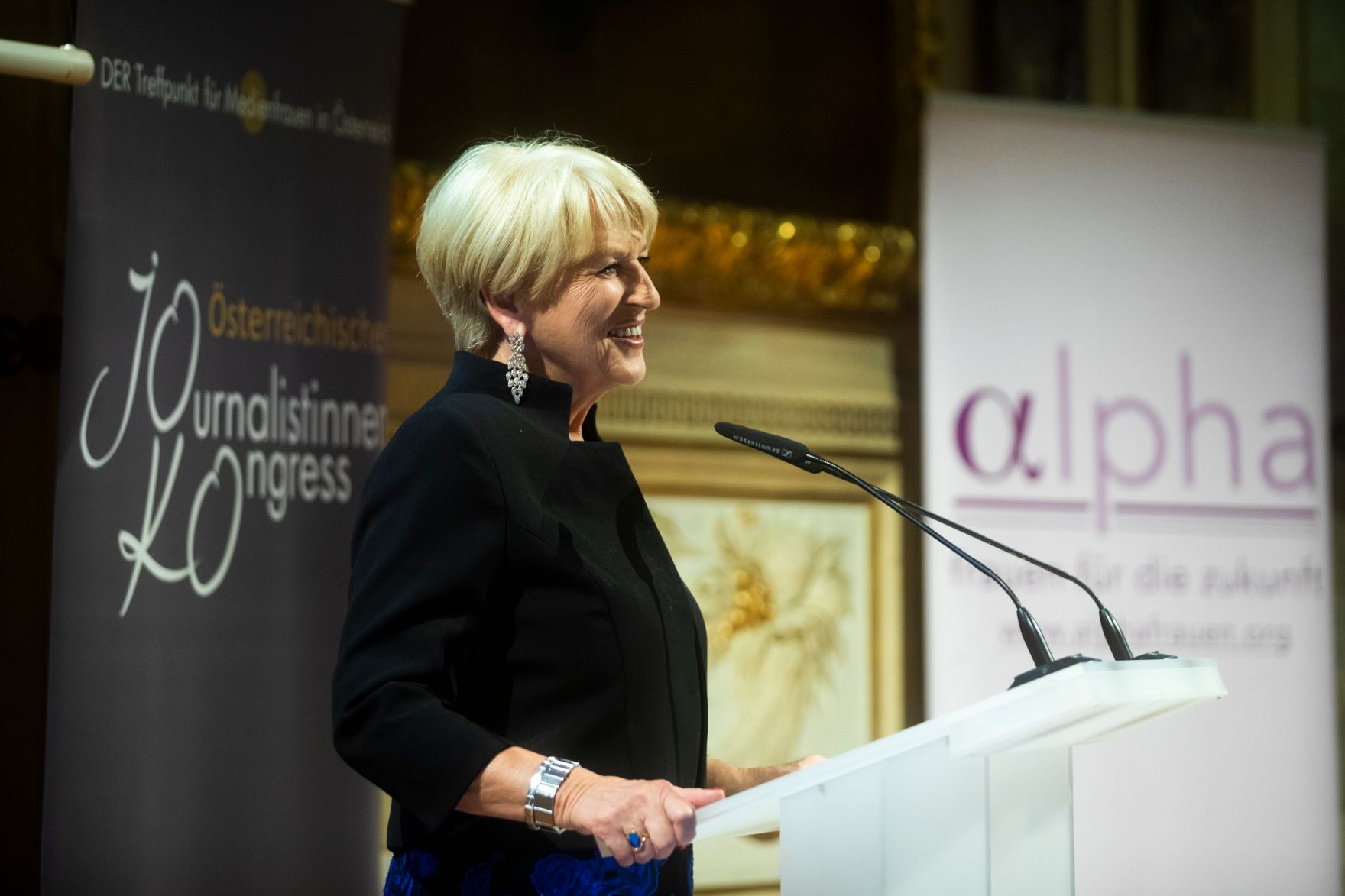 Am 6. November 2018 nahm Bundesministerin Juliane Bogner-Strau&szlig; am Gala-Abend der MedienL&Ouml;WINNEN 2018 im Haus der Industrie teil. Im Bild mit der Kongressinitiatorin Maria Rauch-Kallat.