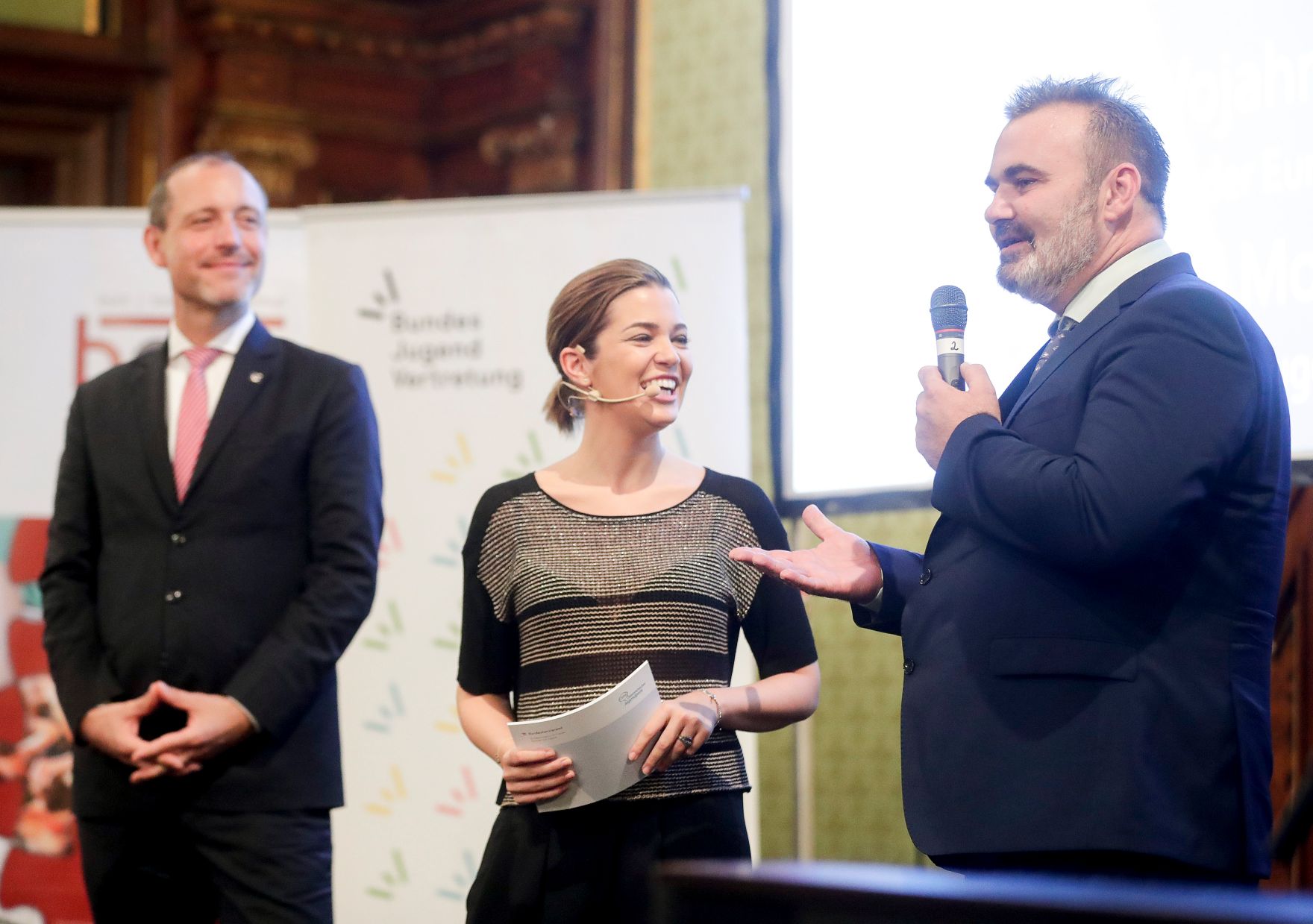 Am 7. November 2018 &uuml;berreichte Bundesministerin Juliane Bogner-Strau&szlig; den &Ouml;sterreichischen Jugendpreis 2018.