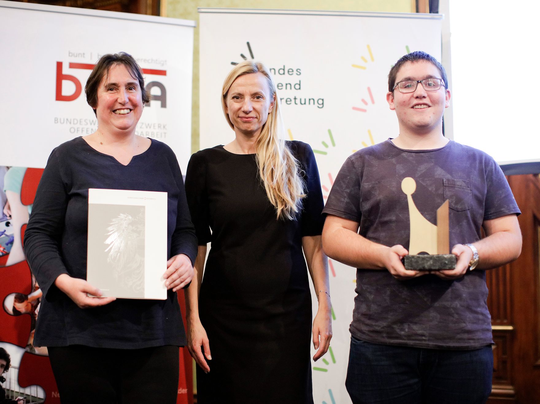 Am 7. November 2018 &uuml;berreichte Bundesministerin Juliane Bogner-Strau&szlig; den &Ouml;sterreichischen Jugendpreis 2018.