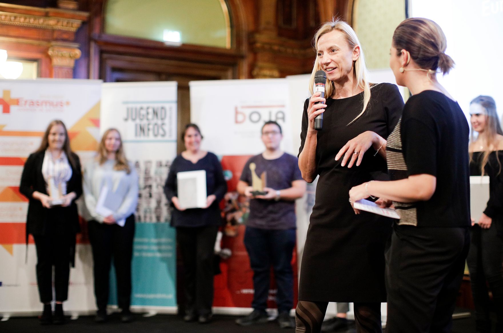 Am 7. November 2018 &uuml;berreichte Bundesministerin Juliane Bogner-Strau&szlig; den &Ouml;sterreichischen Jugendpreis 2018.