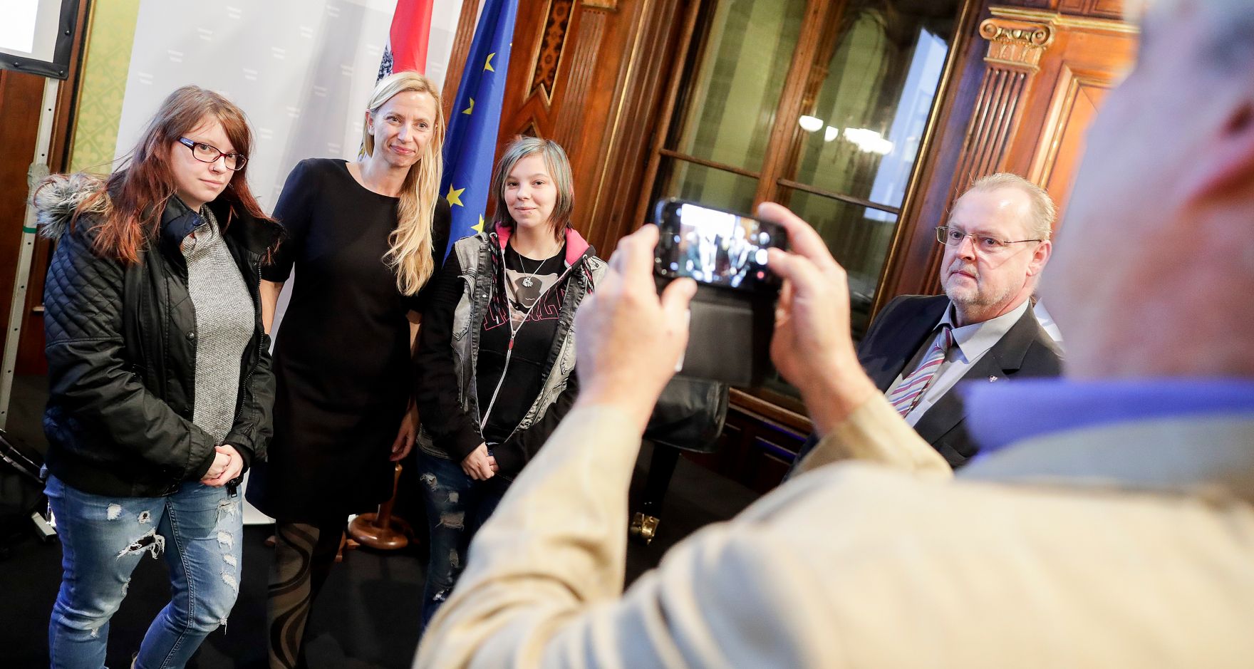 Am 7. November 2018 &uuml;berreichte Bundesministerin Juliane Bogner-Strau&szlig; den &Ouml;sterreichischen Jugendpreis 2018.