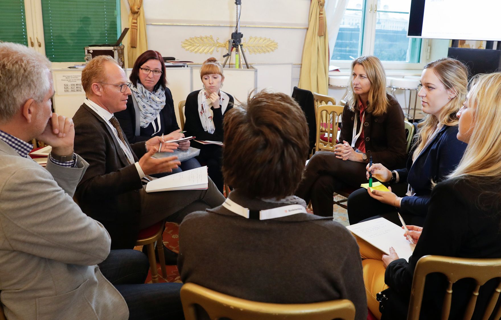 Am 13. November 2018 fand das &quot;Fachsymposium Familie.Arbeit.Zukunft &ndash; Ver&auml;nderungen in der Arbeitswelt&quot; im Bundeskanzleramt statt. Im Bild die Teilnehmerinnen und Teilnehmer der interaktiven Workshops.