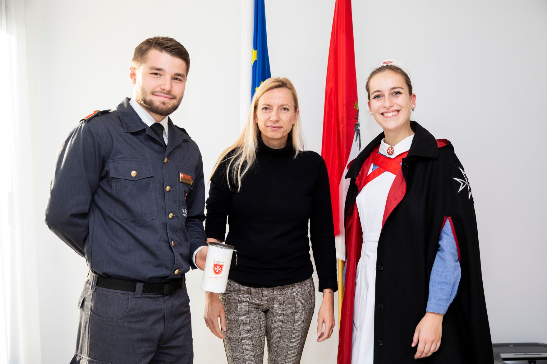 Am 16. November 2018 empfing Bundesministerin Juliane Bogner-Strau&szlig; (m.) anl&auml;sslich der MALTESER-Stra&szlig;ensammlung eine Vertreterin und einen Vertreter der MALTESER.