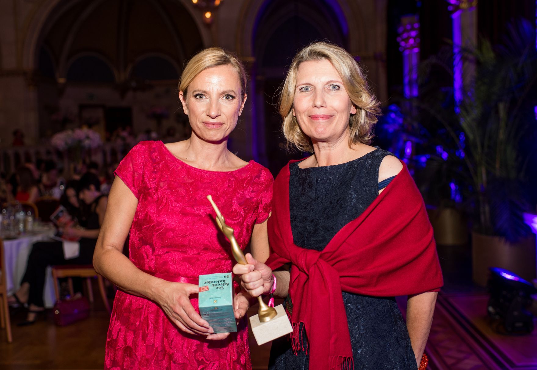 Am 16. November 2018 besuchte Bundesministerin Juliane Bogner-Strau&szlig; (l.) die LOOK-Gala im Wiener Rathaus.