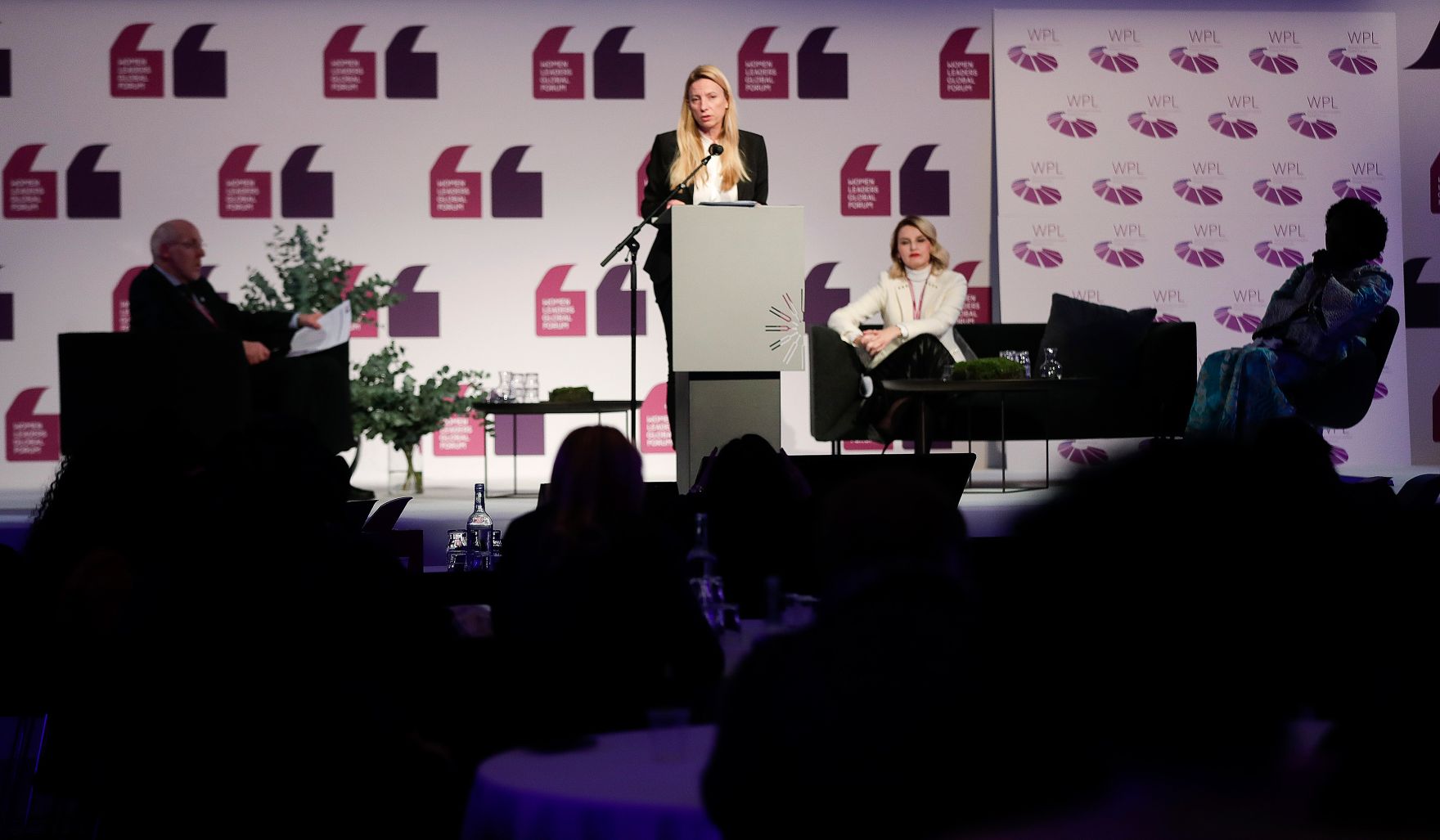 Am 27. November 2018 reiste Bundesministerin Juliane Bogner-Strau&szlig; (l.) anl&auml;sslich des Women Leaders Global Forum nach Island. Im Bild mit EU-Ministerin Dhurata Hoxha (r.).