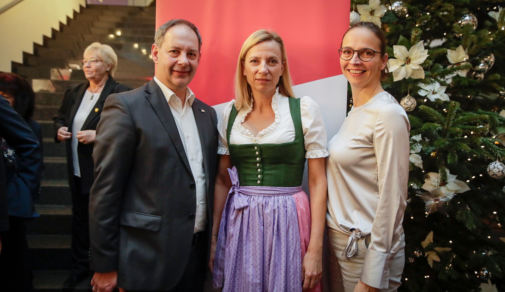 Am 29. November 2018 nahm Bundesministerin Juliane Bogner-Strau&szlig; (m.) an der feierlichen Verleihung des staatlichen G&uuml;tezeichens &sbquo;familienfreundlichegemeinde&lsquo; teil.