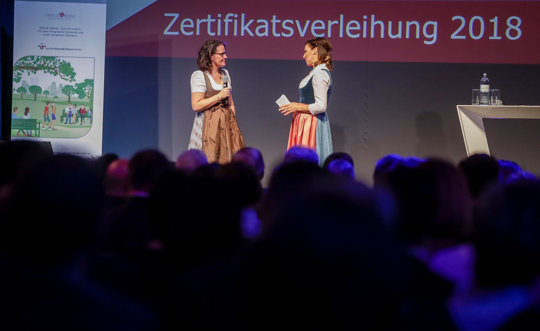 Am 29. November 2018 nahm Bundesministerin Juliane Bogner-Strau&szlig; an der feierlichen Verleihung des staatlichen G&uuml;tezeichens &sbquo;familienfreundlichegemeinde&lsquo; teil.