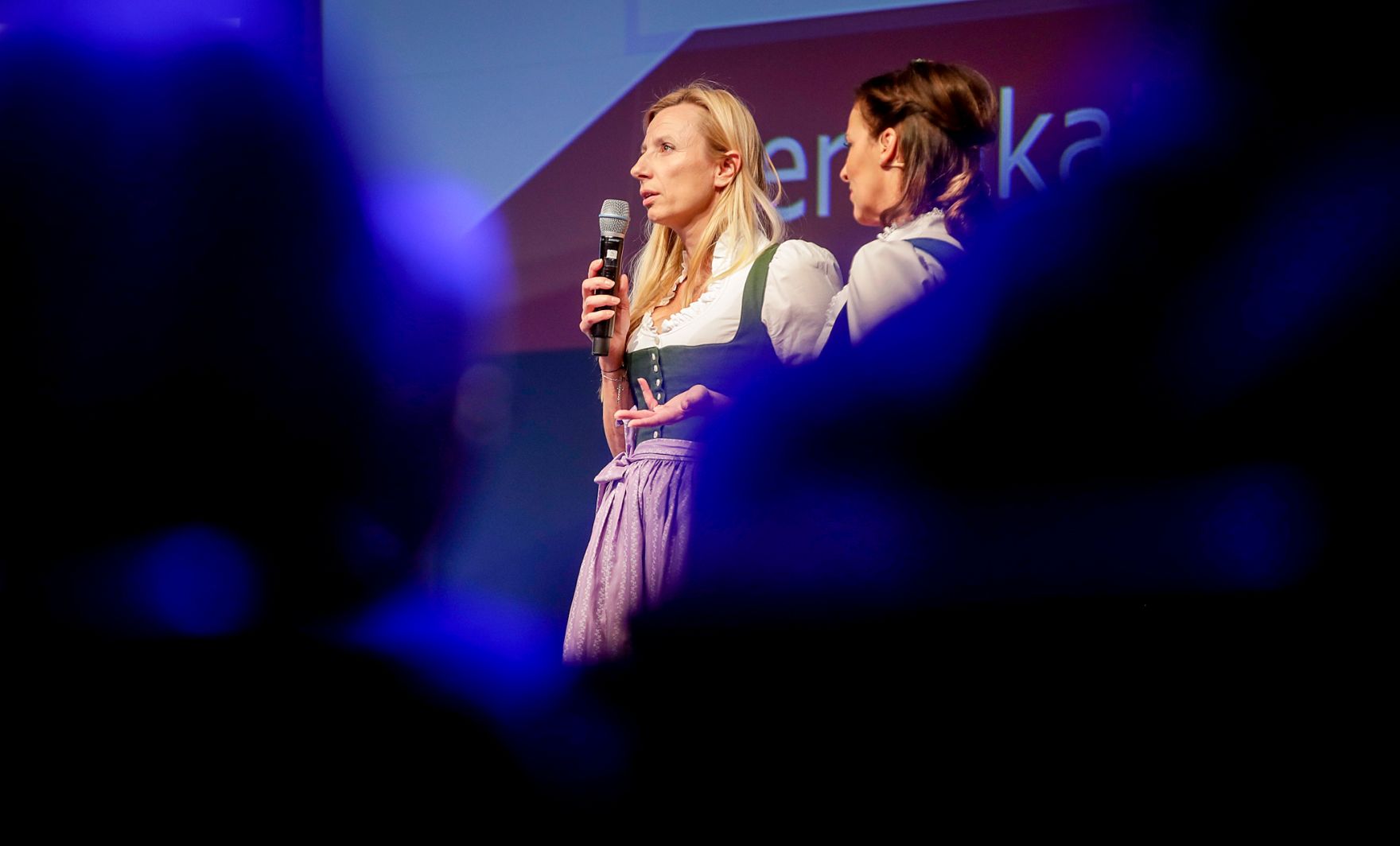 Am 29. November 2018 nahm Bundesministerin Juliane Bogner-Strau&szlig; (l.) an der feierlichen Verleihung des staatlichen G&uuml;tezeichens &sbquo;familienfreundlichegemeinde&lsquo; teil.