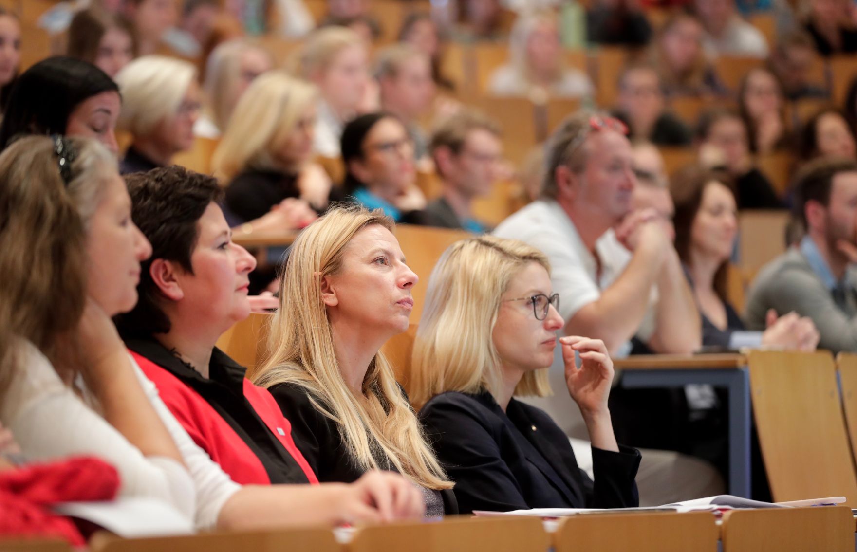 Am 30. November 2018 nahm Bundesministerin Juliane Bogner-Strau&szlig; an einer Diskussionsveranstaltung an der Fachhochschule f&uuml;r Gesundheitsberufe in Linz teil.