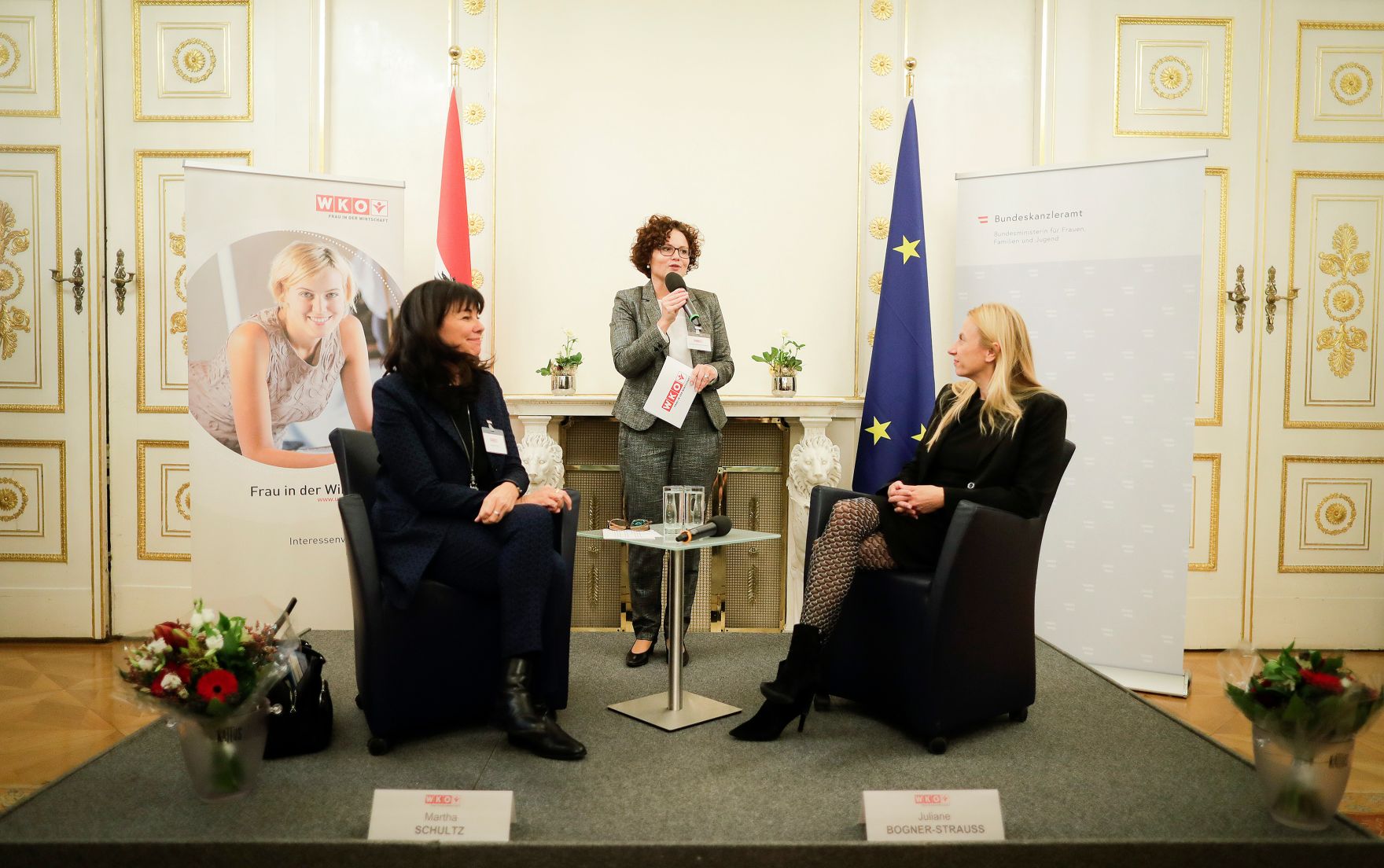 Am 4. Dezember 2018 fand die &quot;Ladies Lounge&quot; des Netzwerkes &quot;Frau in der Wirtschaft&quot; im Bundeskanzleramt statt. Im Bild Bundesministerin Juliane Bogner-Strau&szlig; (r.).