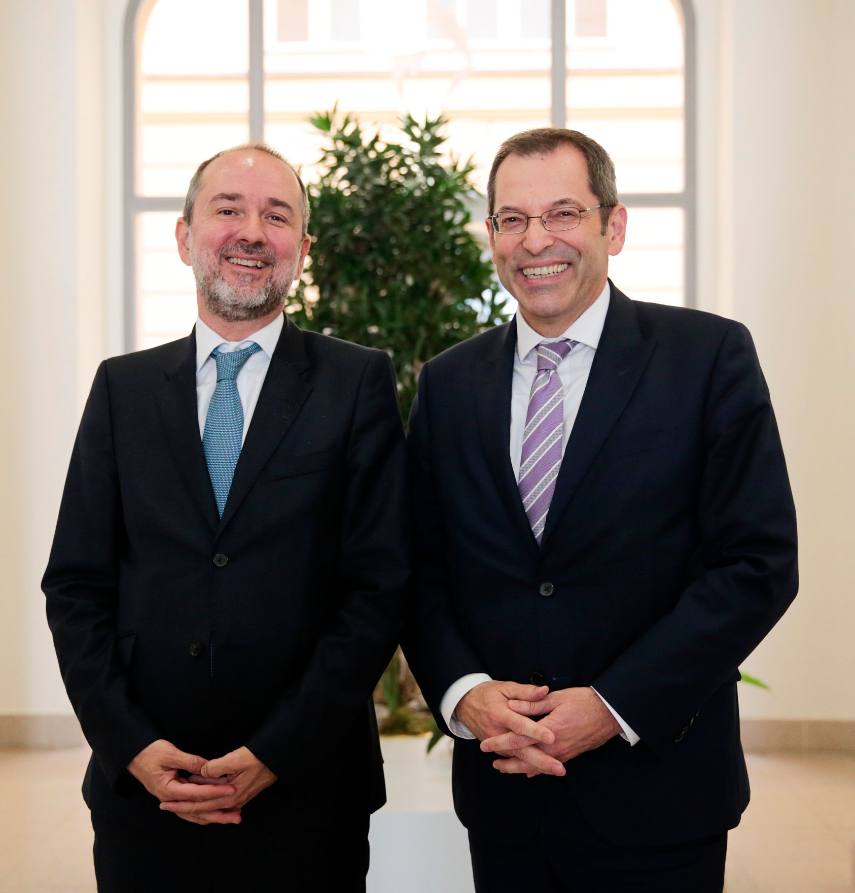 Am 10. Juni 2016 traf Kanzleramtsminister Thomas Drozda (l.) im Rahmen seines Besuchs in Berlin den deutschen Staatssekret&auml;r Mathias Machnig (r.) zu einem Gespr&auml;ch.