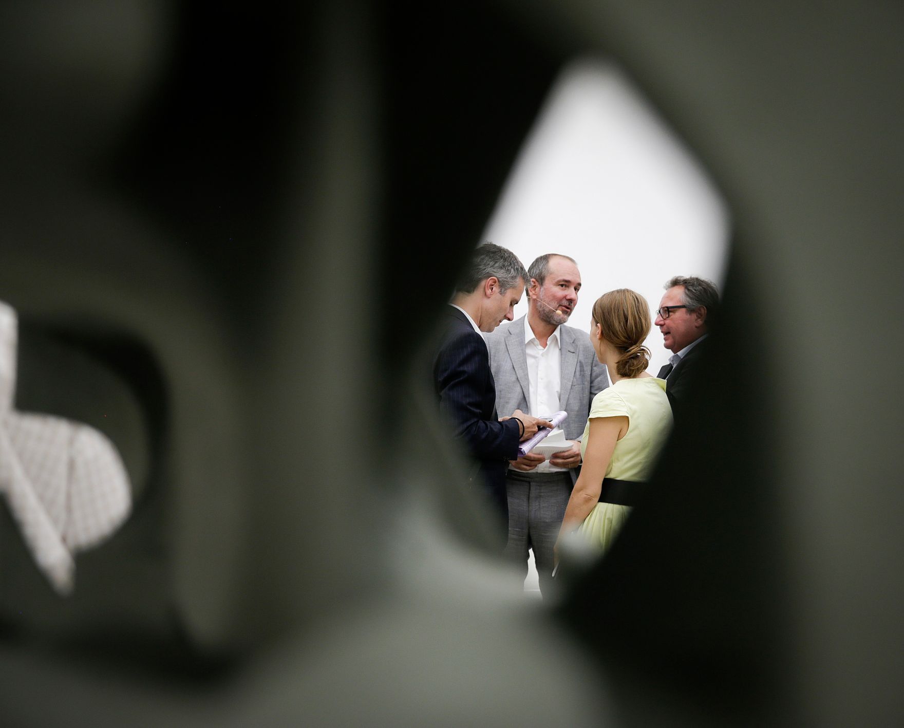 Am 30. Juni 2016 er&ouml;ffnete Kunst- und Kulturminister Thomas Drozda (m.l.) die Ausstellung "Valerio Adami" in der Wiener Secession.