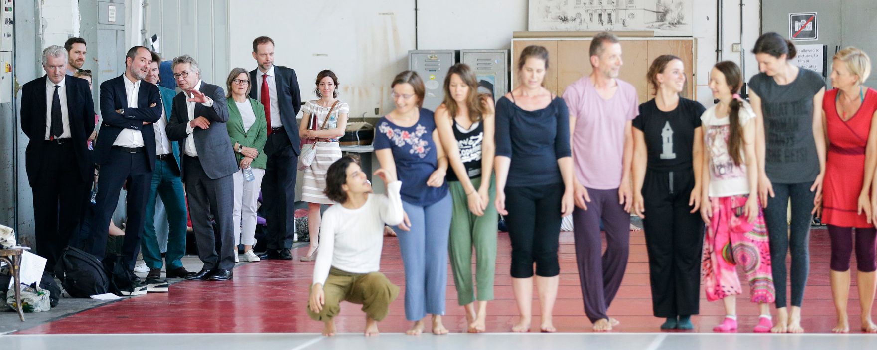 Am 18. Juli 2016 besuchte Kunst- und Kulturminister Thomas Drozda das ImPulsTanz Workshopzentrum und die Burgtheater Probeb&uuml;hne im Arsenal.