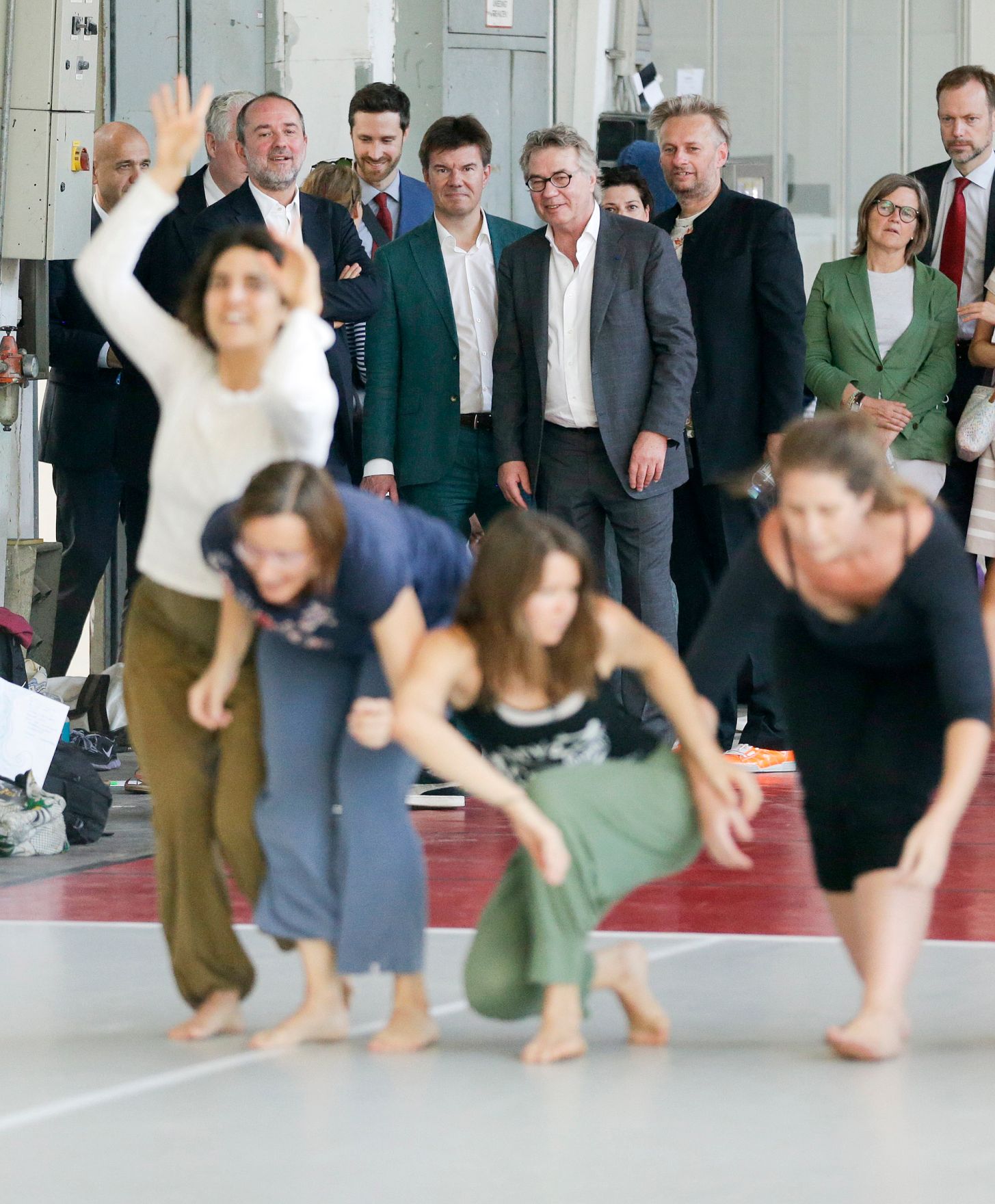 Am 18. Juli 2016 besuchte Kunst- und Kulturminister Thomas Drozda das ImPulsTanz Workshopzentrum und die Burgtheater Probeb&uuml;hne im Arsenal.