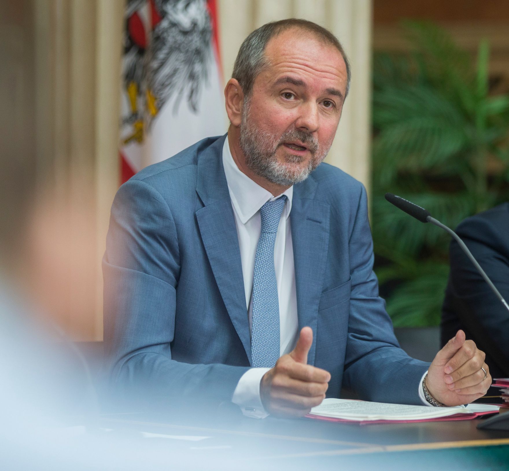 Kanzleramtsminister Thomas Drozda beim Medienbriefing &uuml;ber die Regierungssitzung am 13. September 2016 im Parlament.
